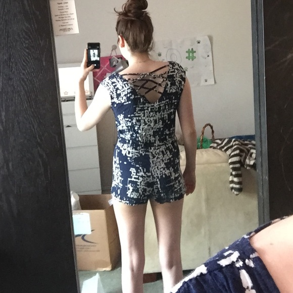 Patterned Romper - Picture 3 of 3