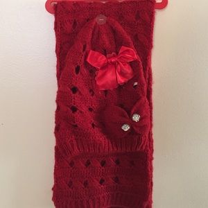 🆕 Scarf and Hat Set!