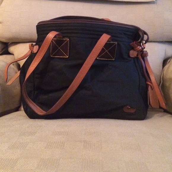 AUTHENTIC • Dooney and Burke handbag • like new