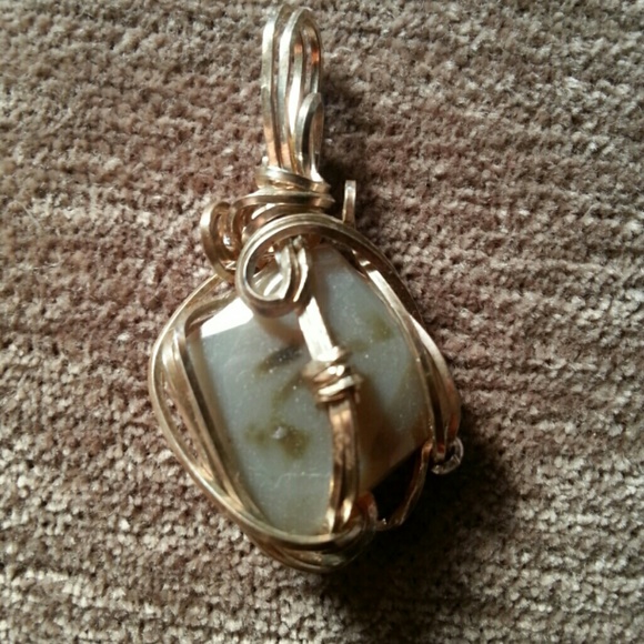 Hand wrapped Sterling Silver Drusy Quartz pendant