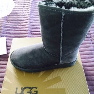 Authentic short UGG charcoal boots