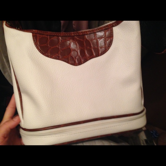 White leather snake skin purse