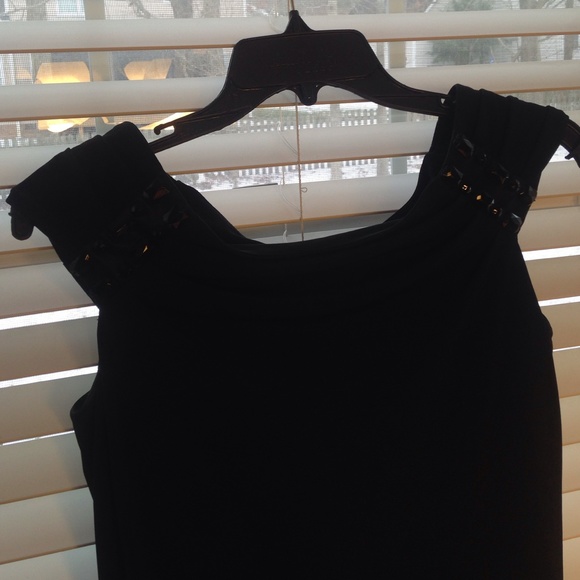 All black evening dress - Picture 3 of 3