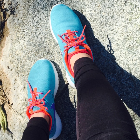 Nike roshe runs