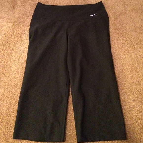 Nike loose fitting yogas