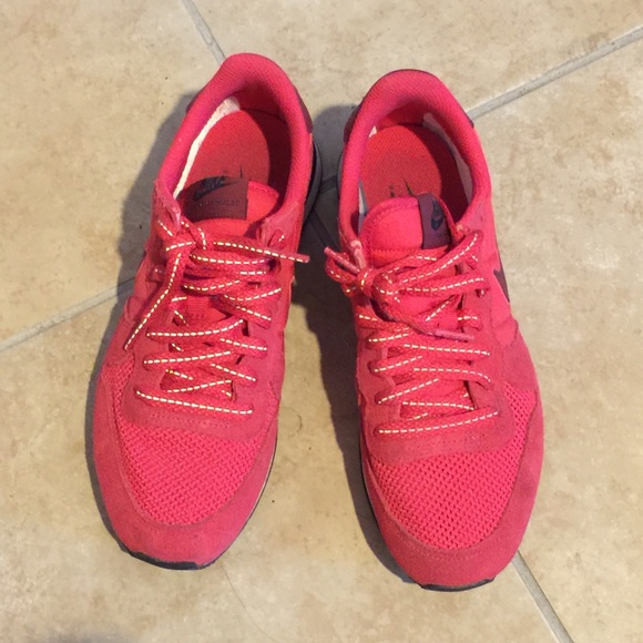 Nike running shoes size 7.5
