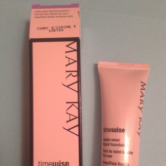 TimeWise matte-wear liquid foundation.