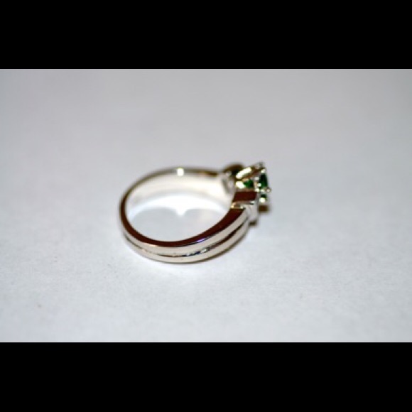 Ring - Picture 3 of 3