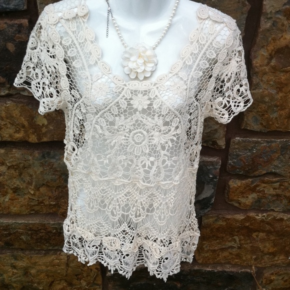 🌟Host Pick🌟Crochet Lace top cream color NWT sz M - Picture 4 of 4