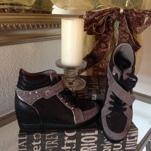 Guess Wedge Sneakers