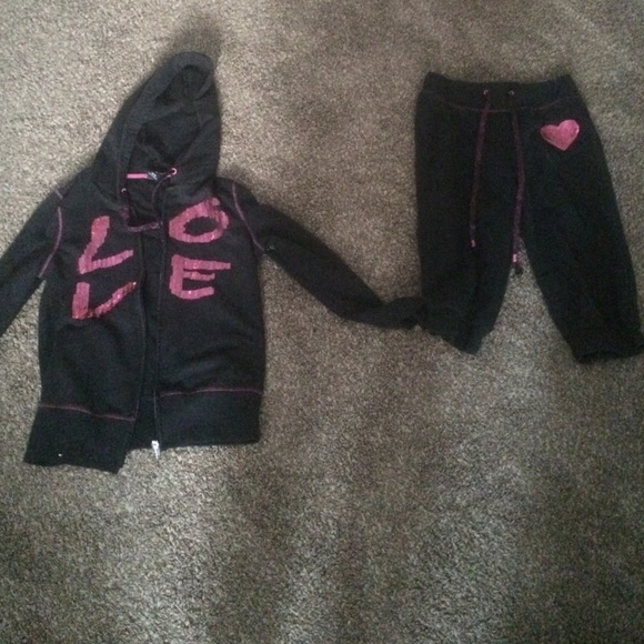 sequenced love sweat outfis