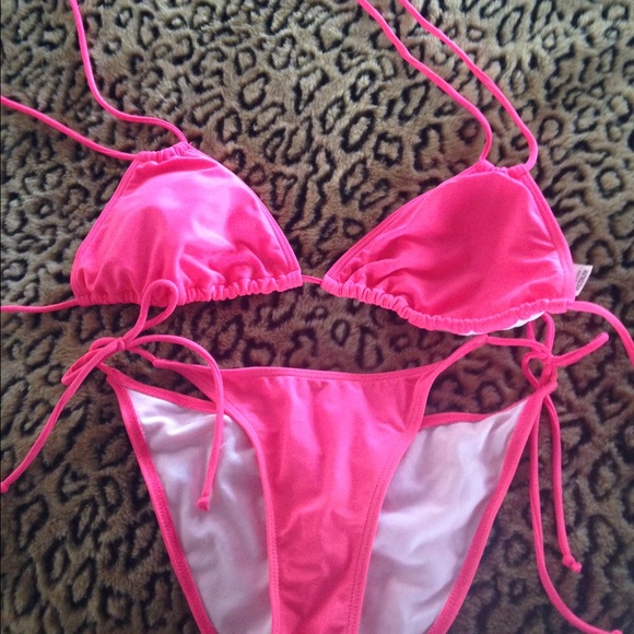 👙🌴🌞 NWOT coral bikini size M