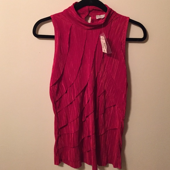 🆕Red Sleeveless Blouse🌹💋