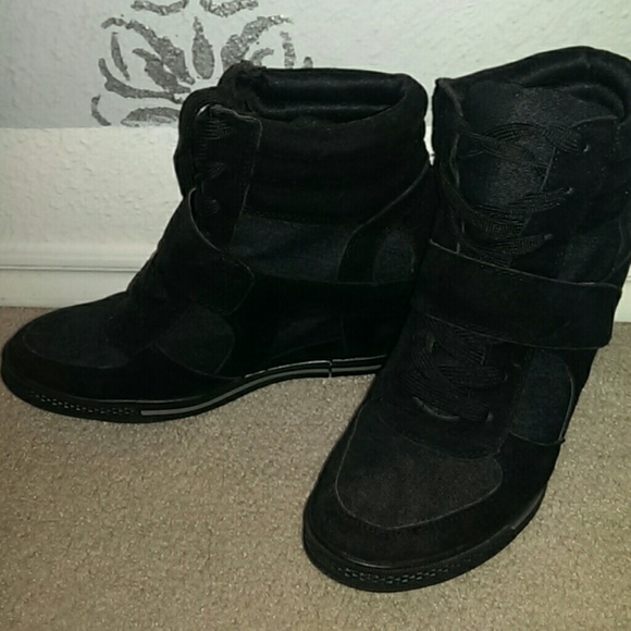 Wedge sneakers