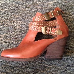Jeffrey Campbell booties size 7.5