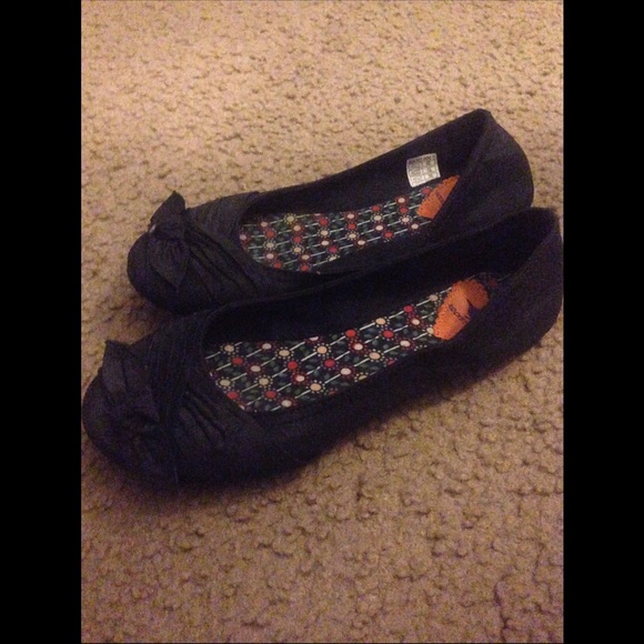 Basic black flats🌟