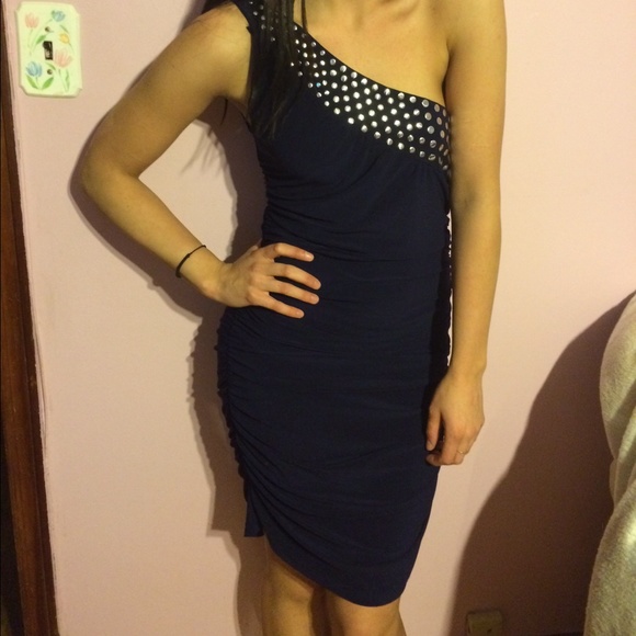 Dress - Picture 3 of 4