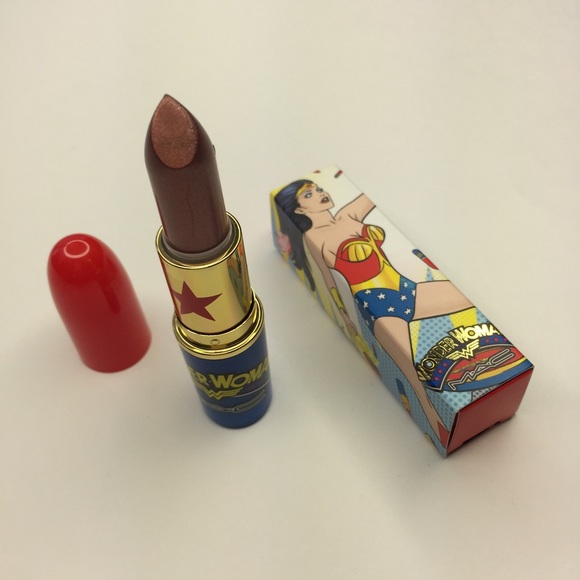 🚫Sold🚫BNIB MAC Wonder Woman Heroine Lipstick