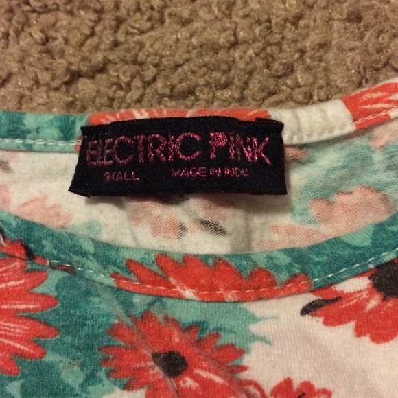 Crop top - Picture 2 of 2