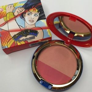 MAC Wonder Woman Mighty Aphrodite Powder Blush
