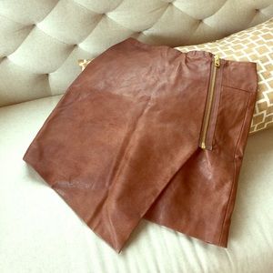 Like-leather brown skirt with bronze zipper!