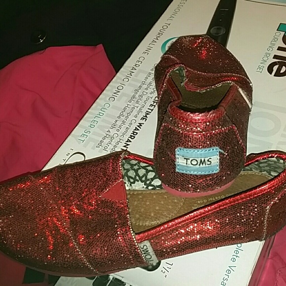 Sparkly Red Tom's