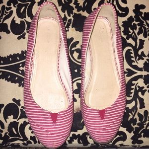 Red and white stripes flats size 9w