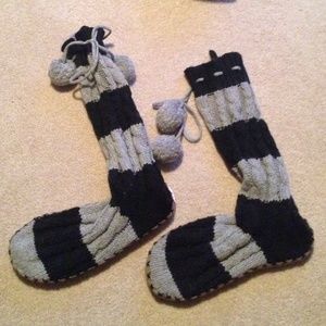 SALE Victoria's Secret PINK Navy & Grey Slippers