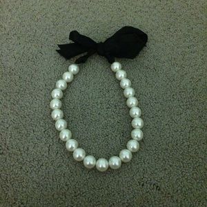 🎀💜host pick!! 🎀💜 Pearl necklace black ribbon