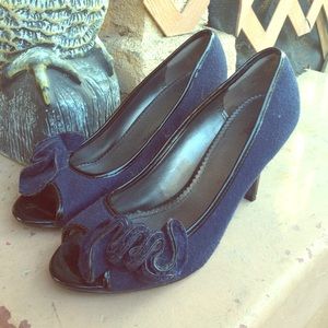 Navy blue heels