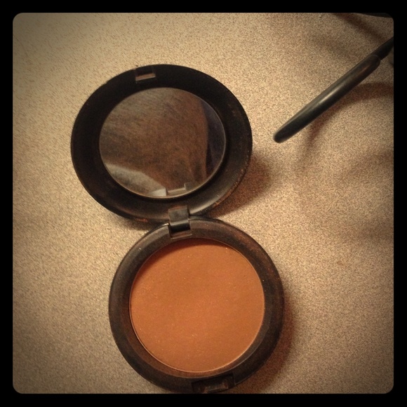 MAC REFINED GOLDEN