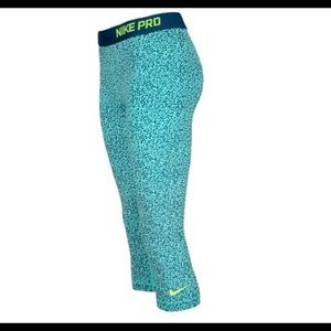 Nike Pro Mezzo Print Capris