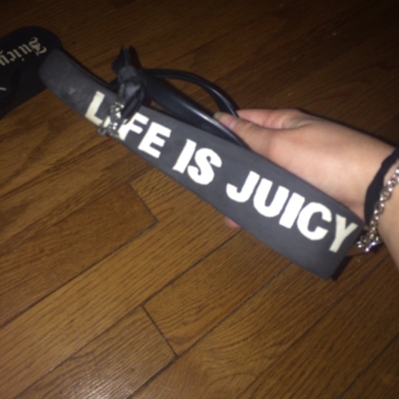 Juicy couture barely used flip flops - Picture 2 of 3
