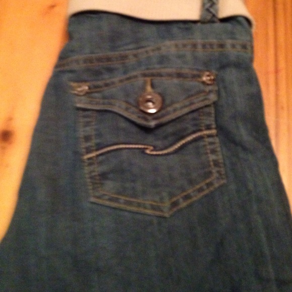 Almost brand new Capris - Picture 1 of 2