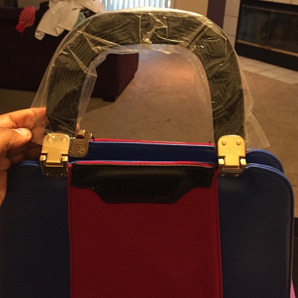 Handbag - Picture 2 of 3