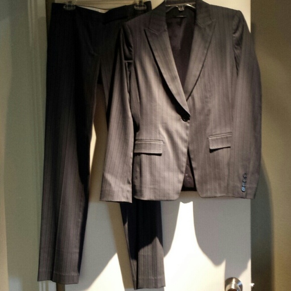 New Elie Tahari designer 2 piece suit