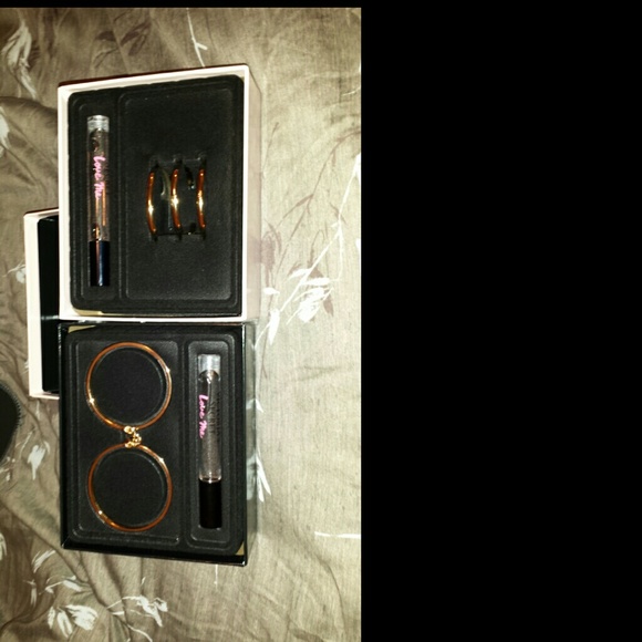 2 VS Bracelet and perfume gift set