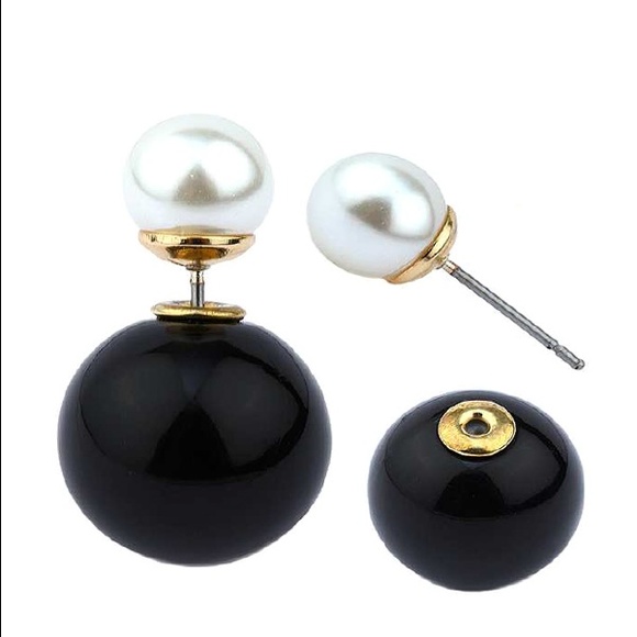 Jewelry - 🔥2/$15 Pearl & Black Double-sided Earrings