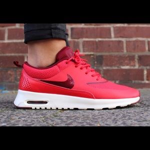 Air Max Thea (9.5)
