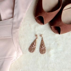 ❌SOLD❌Blush Chandelier Earrings