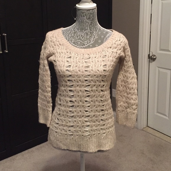 BNWT knit sweater. Ivory color.