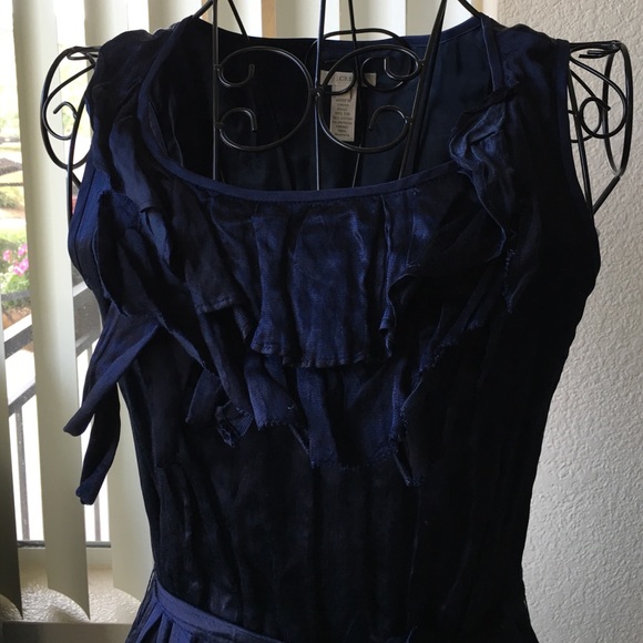 💘NWOT Gorgeous Silk Blend Body hugging dress💘 - Picture 2 of 4