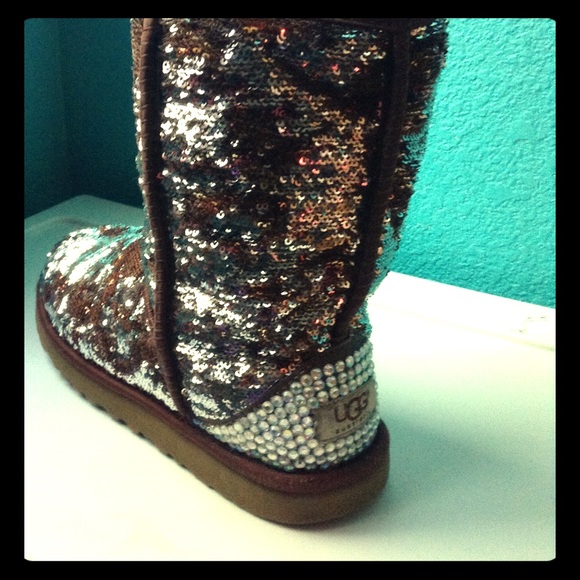 Custom UGGS - Picture 1 of 2