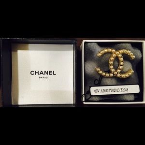 Authentic Chanel brooch pearl and gold pin