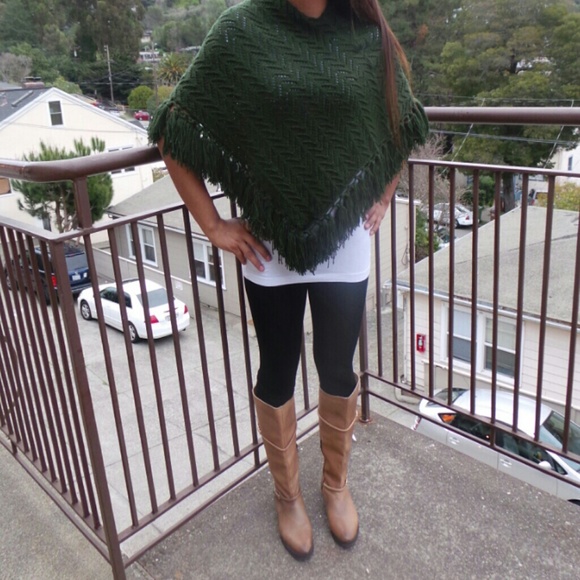 Beautiful evergreen poncho! :)