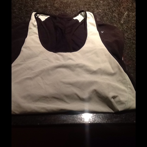 Lululemon mint and black workout