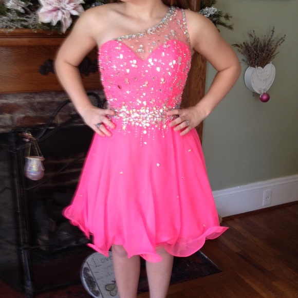 Short pink prom dress
