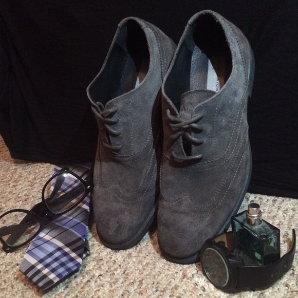 Lightly Worn Distressed Men's Dress Shoes