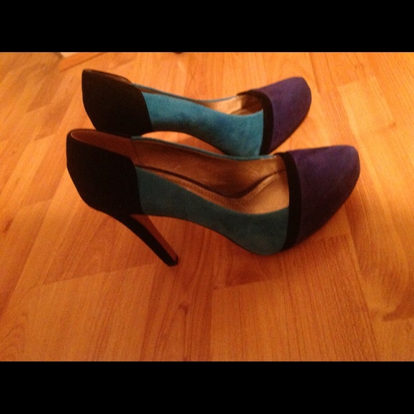 BCBG SHOES SUEDE TURQUOISE BLACK, 7.5M, SALE - Picture 2 of 4