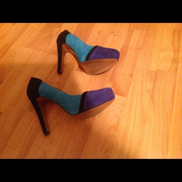 BCBG SHOES SUEDE TURQUOISE BLACK, 7.5M, SALE - Picture 3 of 4